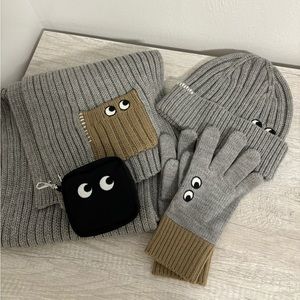 Anya Hindmarch × Uniqlo